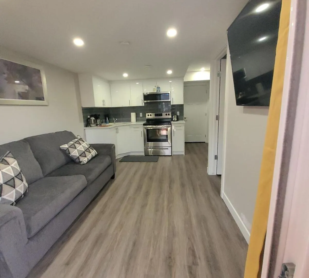 1Bedroom 2Beds Suite Nw Calgary Apartament